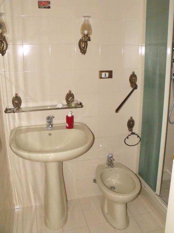 A Tre Passi Dal Centro Hotel Palermo Eksteriør billede