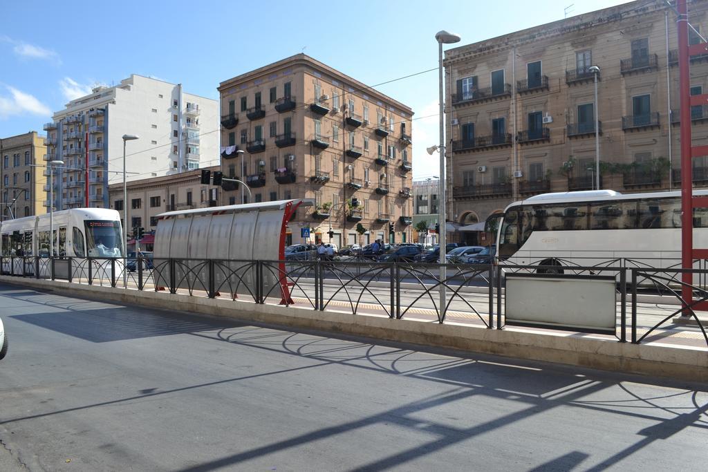 A Tre Passi Dal Centro Hotel Palermo Eksteriør billede